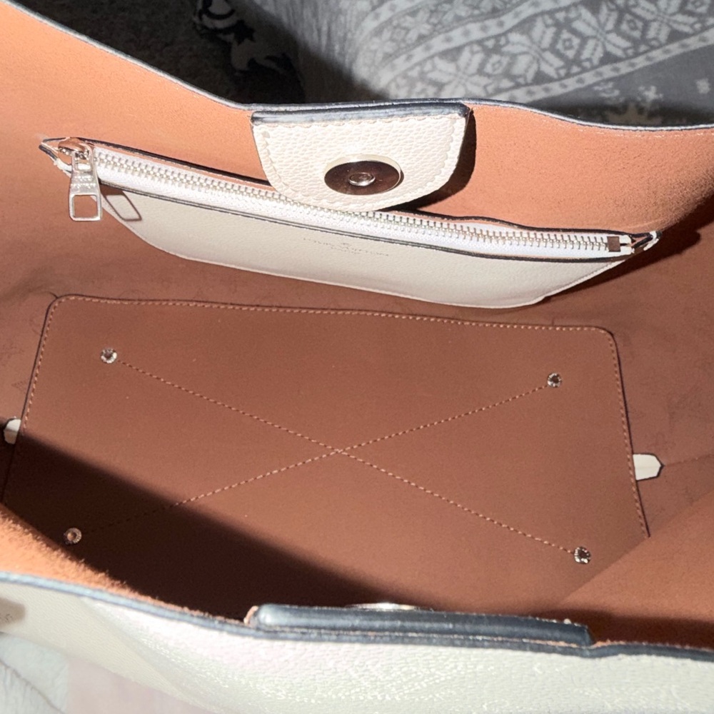 Carmel Hobo Mahina Leather Hobo Shoulder Bag - Picture 7 of 12